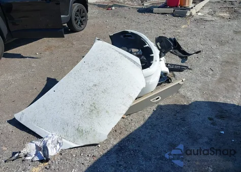 2004 Toyota Corolla Le z USA, uszkodzony, nr VIN JTDBR32E840052765